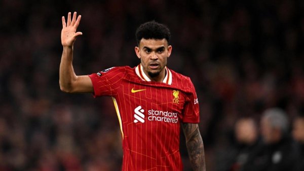 海龟网 罗马诺：利物浦已拒绝拜仁和巴萨的报价，但他们将继续求购迪亚斯